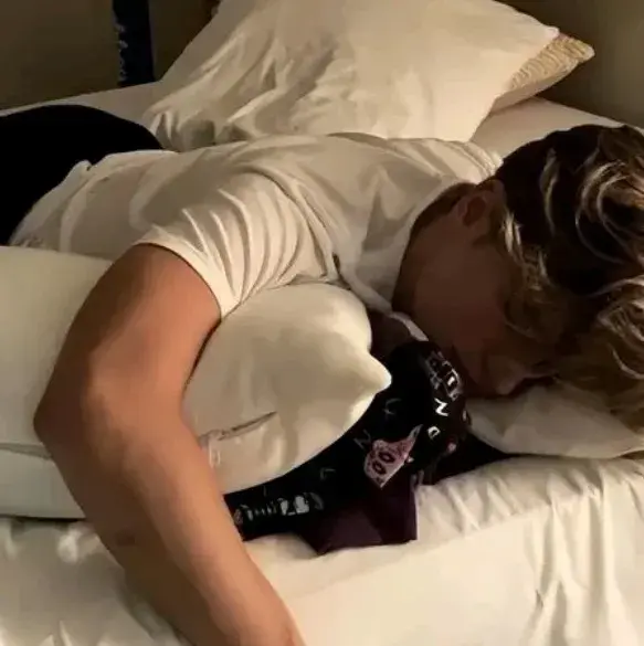 PettyWife6078의 Ethan