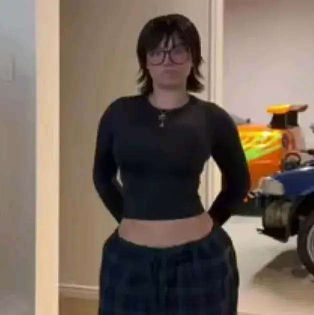 SourScrew2454의 Isabela Reyes