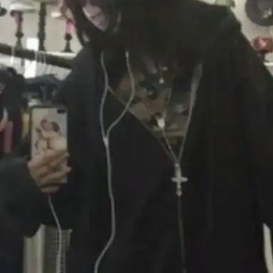 Profile image of Poly with Leo and Mia