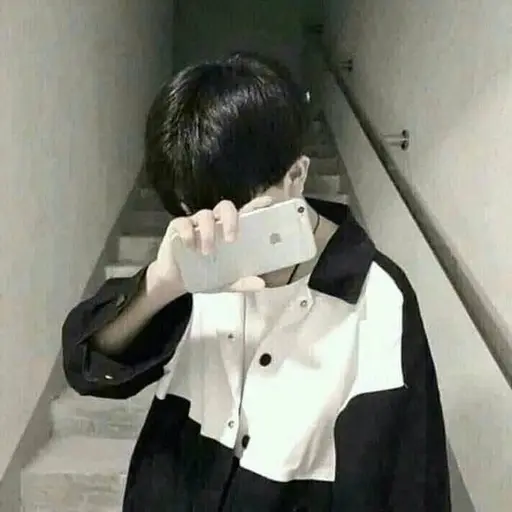 GrumpyPlush5986의 류하람