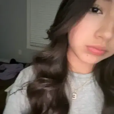 CrispWaist8812의 Elara