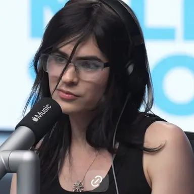 Profile image of April Grey
