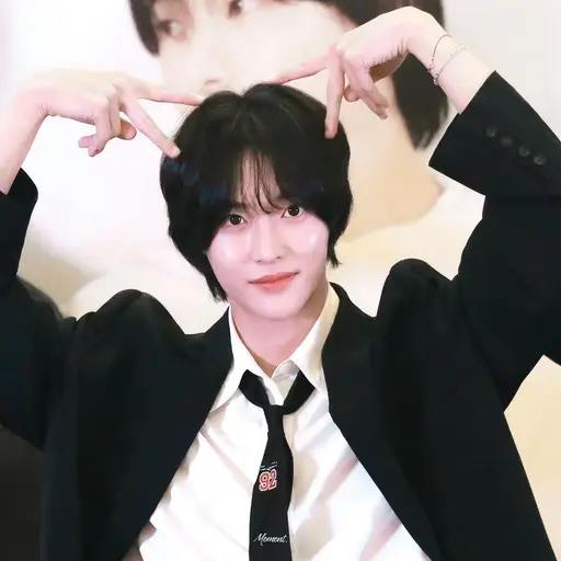 LovelyLedge8140의 의사인 친오빠
