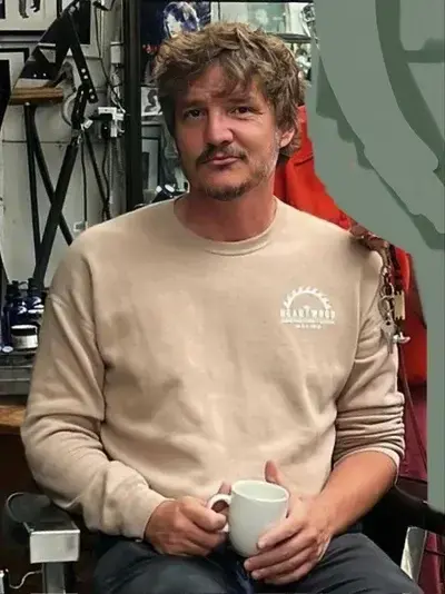 GlassBatik3111의 Pedro Pascal