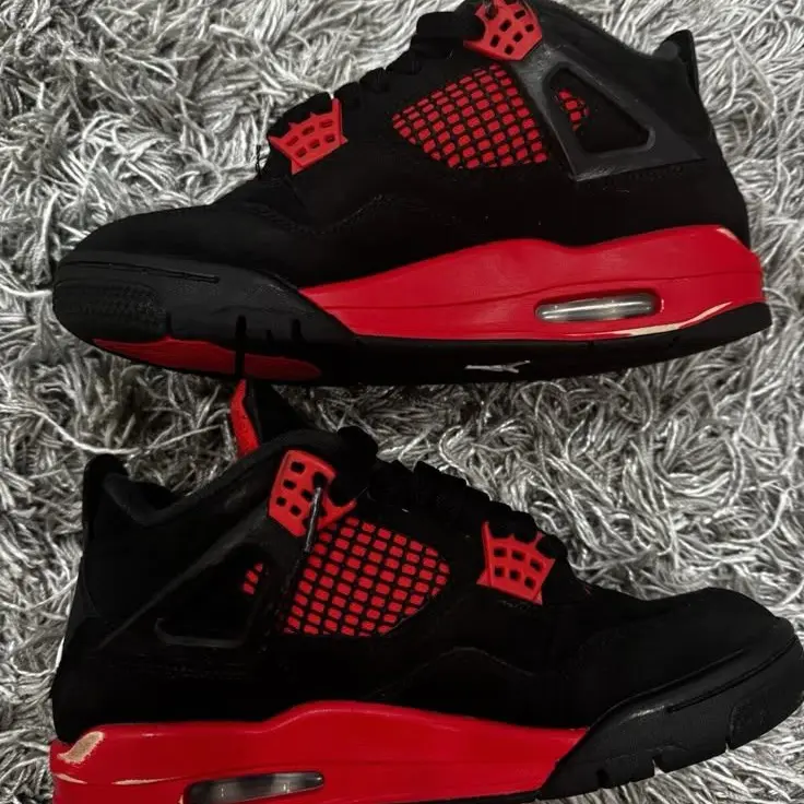 MiniGraph0685의 The Pencil Drops