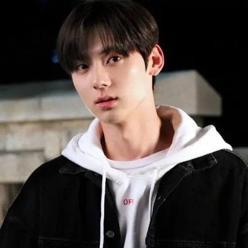 hyun_1038의 황민현