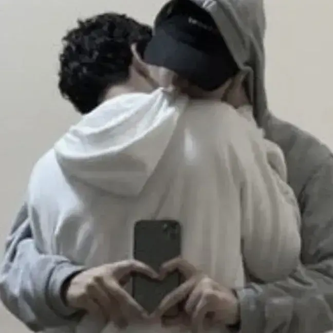 GlazedHand7322의 Kaito your BL cousin