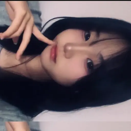 PrettyMolto9176의 한지민
