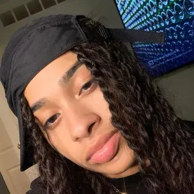 StormyFrond3124의 Ramona - Stud