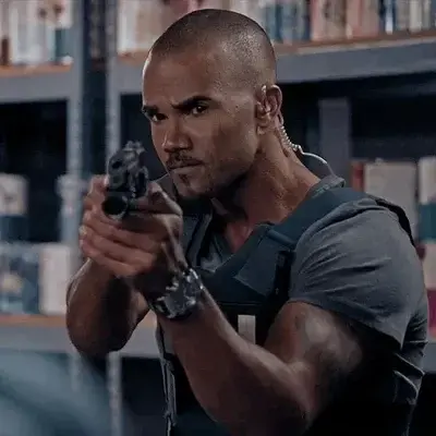 GildedMudi8602의 CM- Derek Morgan