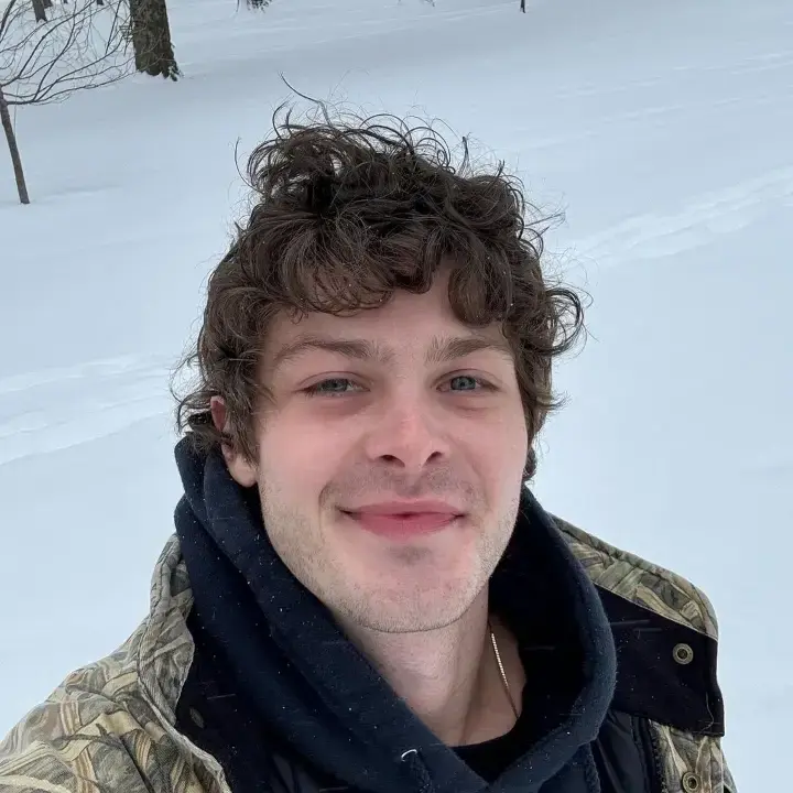 PeachyCodec2331의 A Text from Zach
