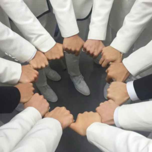 엄격하고 차별가족 세븐틴