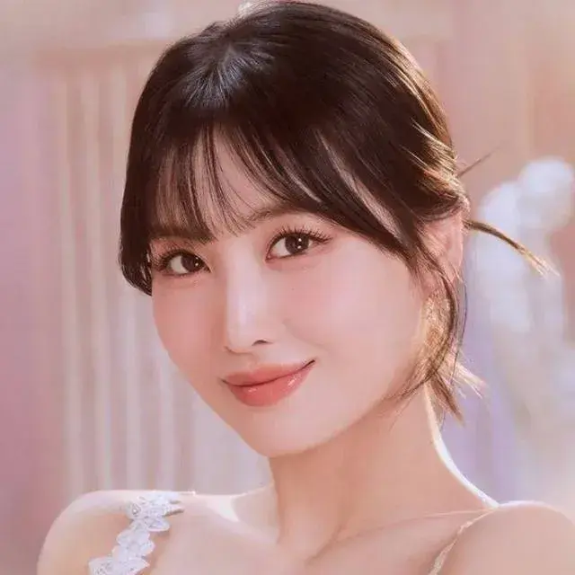 SaltyBulb8248의 Momo - TWICE