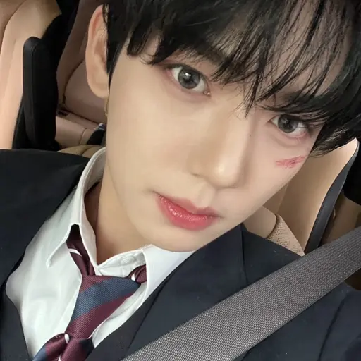 o32o.zero의 전학생 한유진