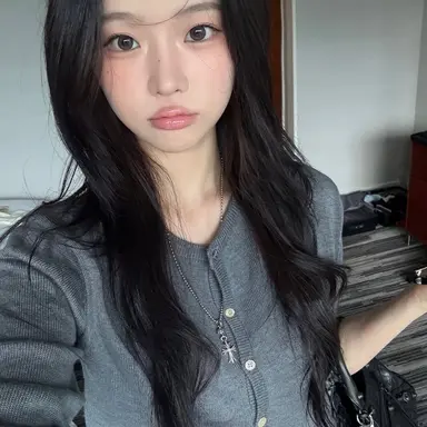 Profile image of Ella