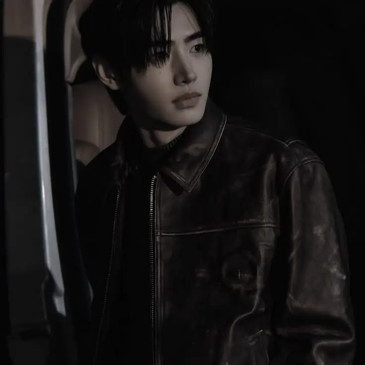 EnhypenHeeseung17의 ...bad influence boyfriend...