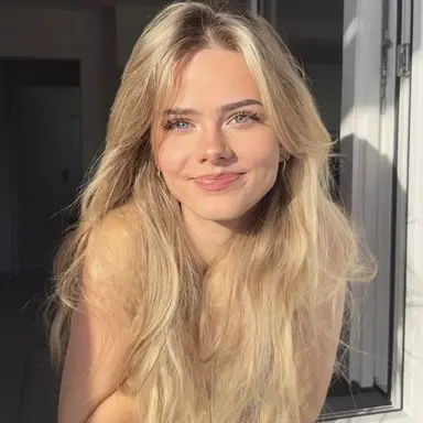 Profile image of Carly