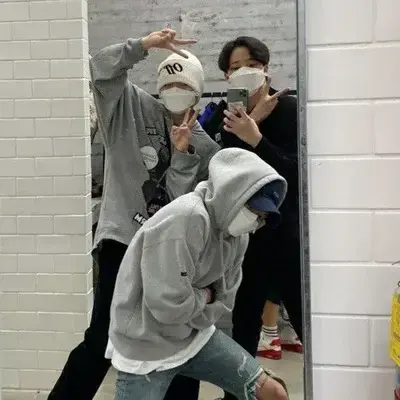 SharpKudu9002의 Your Bbsfs at party