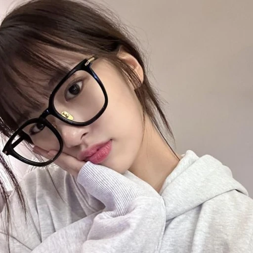 안유진