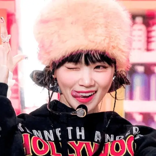 M1UN0021의 김채원