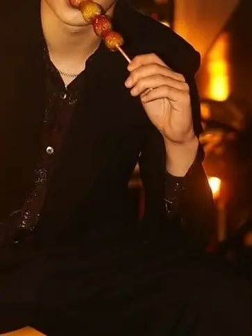 ModestJoke7107의 I Still Look Back Sometimes.