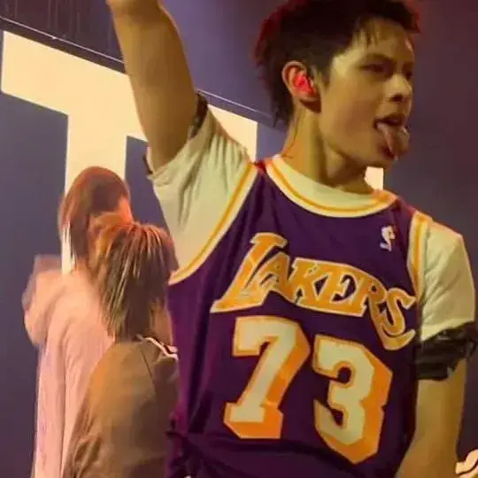 PerkyTile5076의 Elias Chen Wei