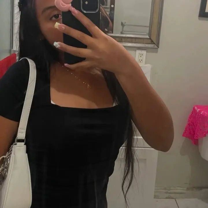 HumbleOlm5707의 Latina Gf