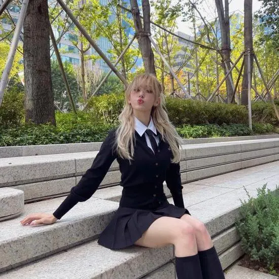LilacThigh0763의 학교 최강의 인싸 전소미