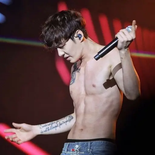 OverlySpicy3459의 이창섭