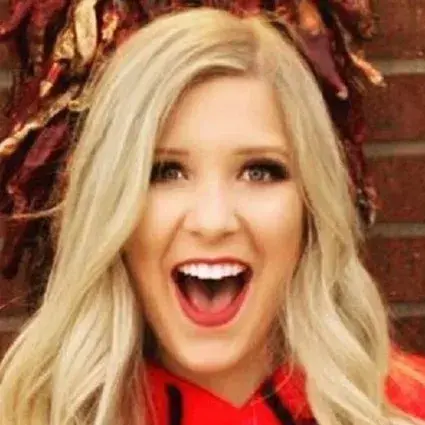 WhiteBump6839의 Chloe Ashton