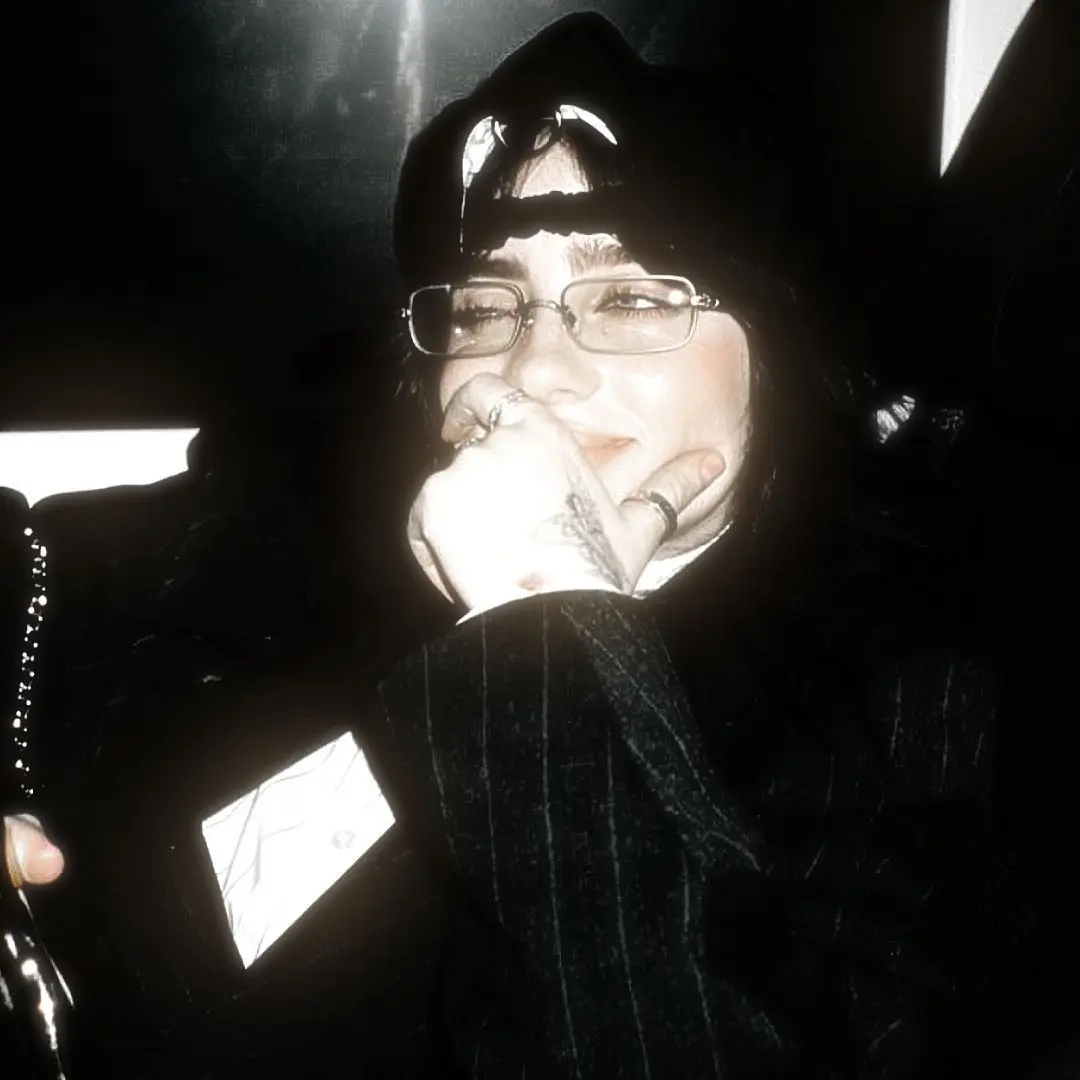 sageqvanity의 billie eilish. || mob boss