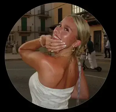 MaleHeart2869의 Sienna Vance