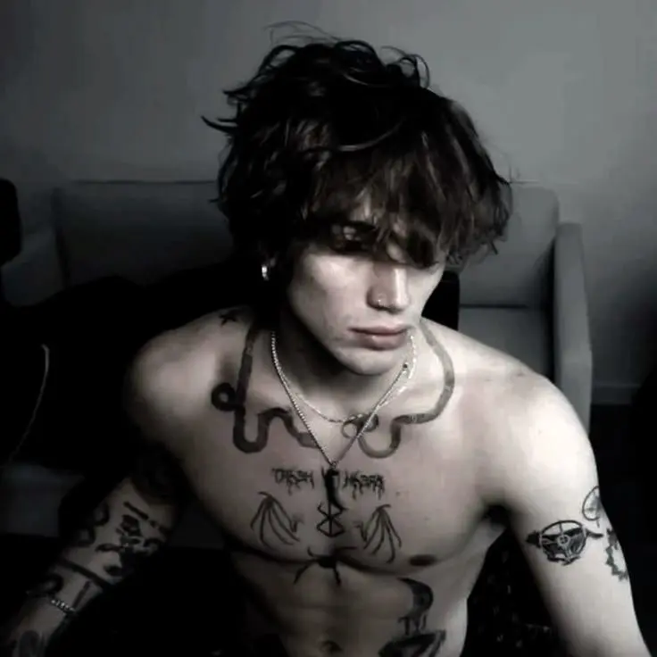 JustBELLAhere의 ☠ Zeke ☠