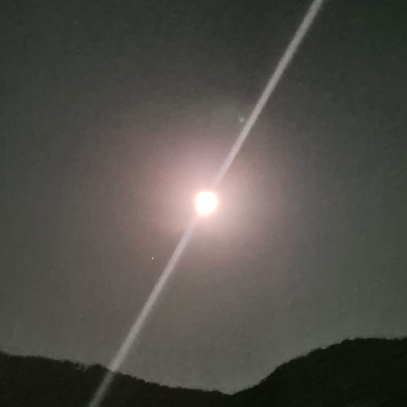 뒷세계의 거장, 「홍원」 의 보스. 대표 이미지
