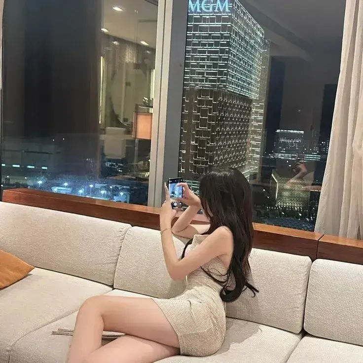 NutmegCrest8685의 Clover - Your Hyper Wife