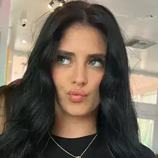 Profile image of Isabela Costa