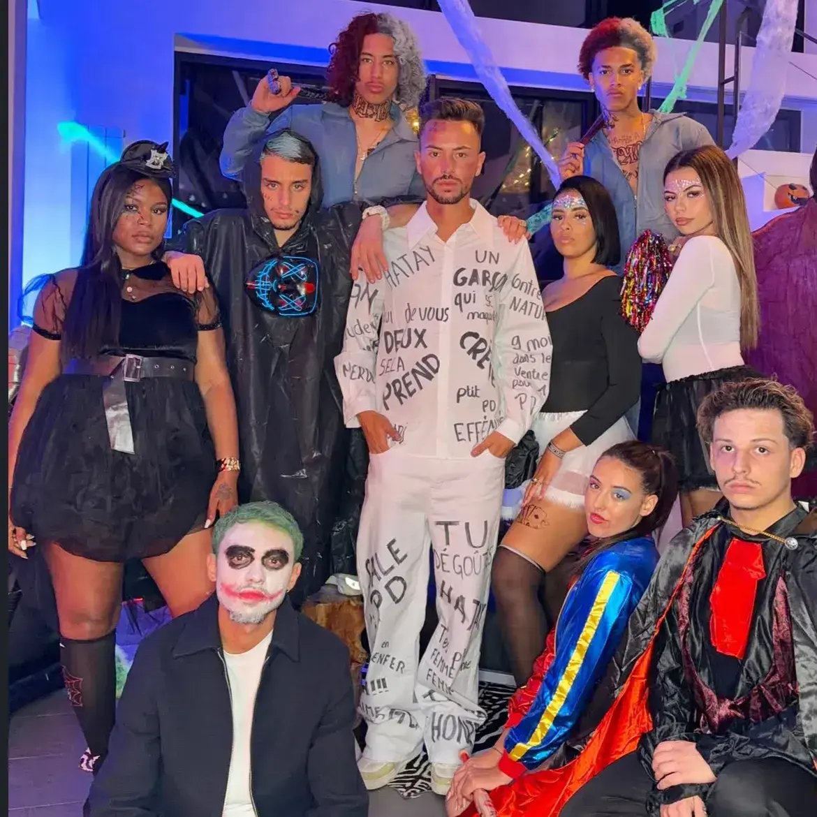 MurkyHelm8741의 Queen House