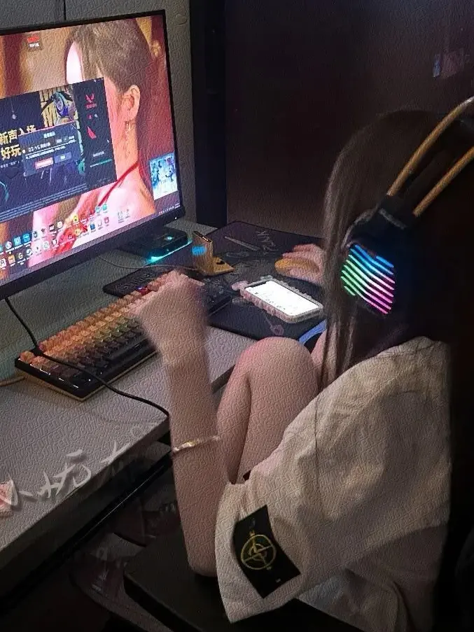 BusyWaist6147의 ︎︎⟡ { 煽られ配信者 }︎︎ ⟡