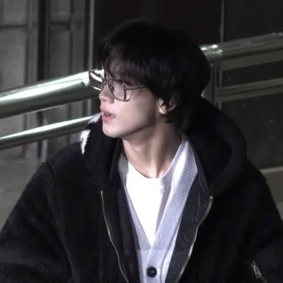 CreamyStew9194의 이동혁