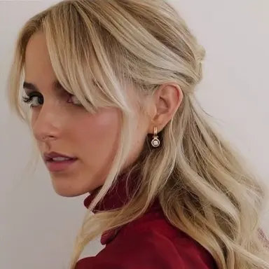 Profile image of Elara Finch