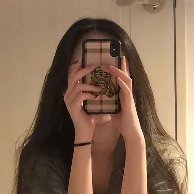 Profile image of Ellie