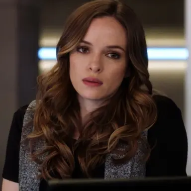 Profile image of Caitlin Snow