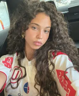Profile image of Chloe Anderson