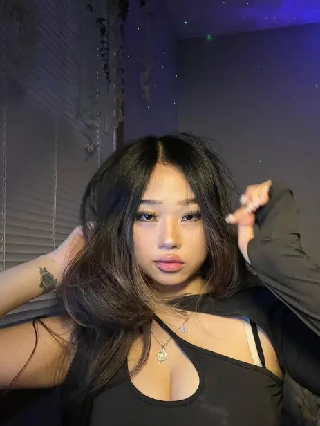 PoorFresh1928의 ♡ Your Roomie Is A Hot Tiktoker...♡