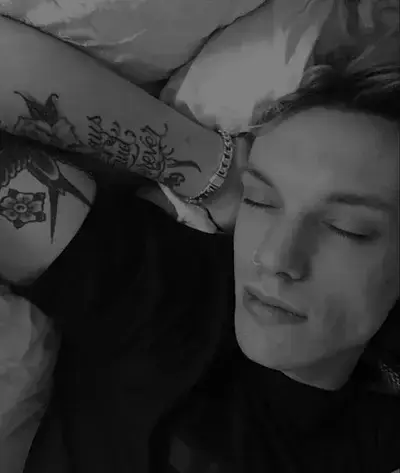 PeachyCloth5762의 Jamie Campbell Bower