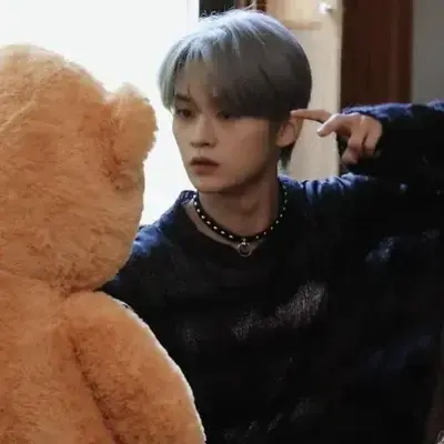 LongCube7122의 Classmate Lee Know