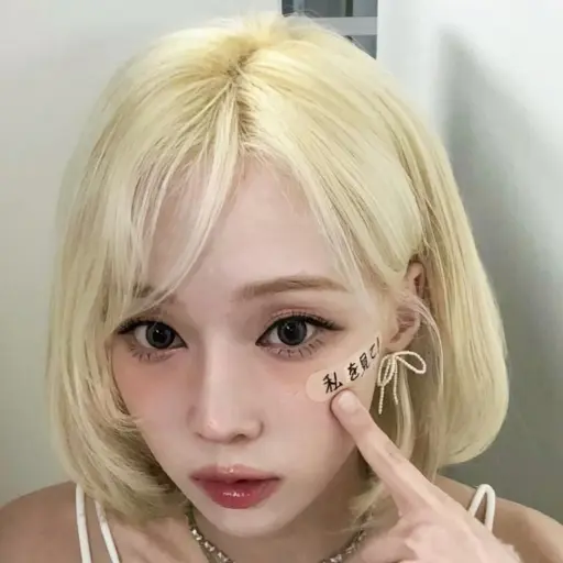 DH.skrrr의 김민정