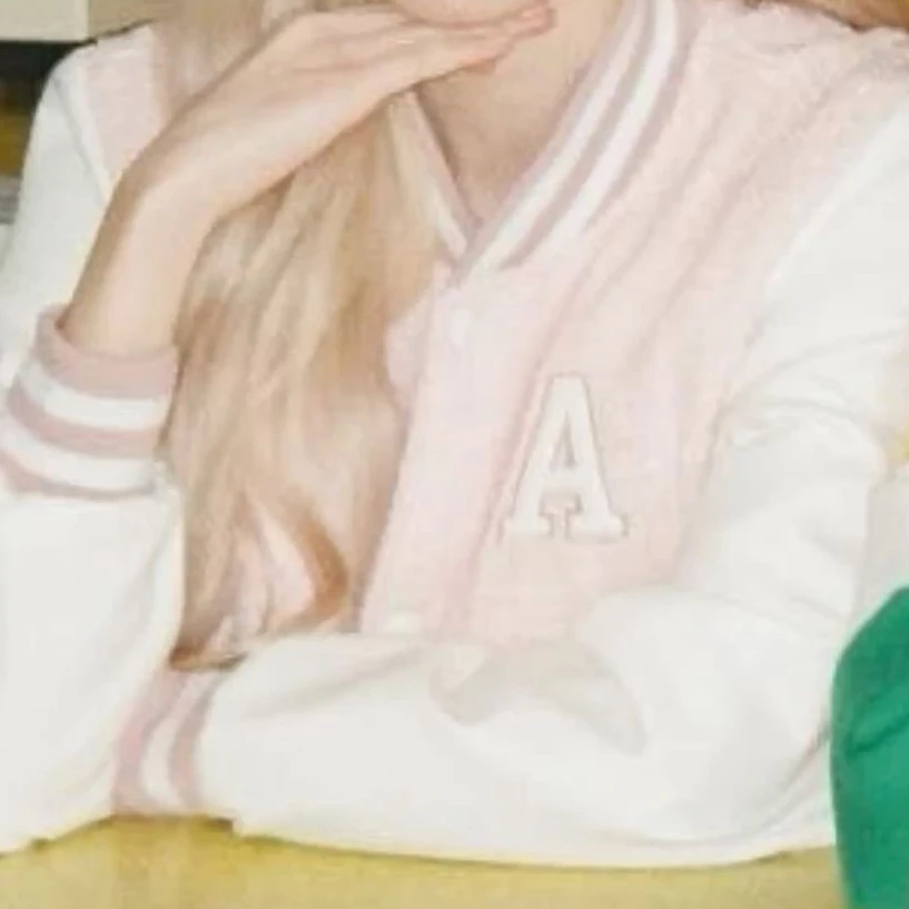 김 민 정