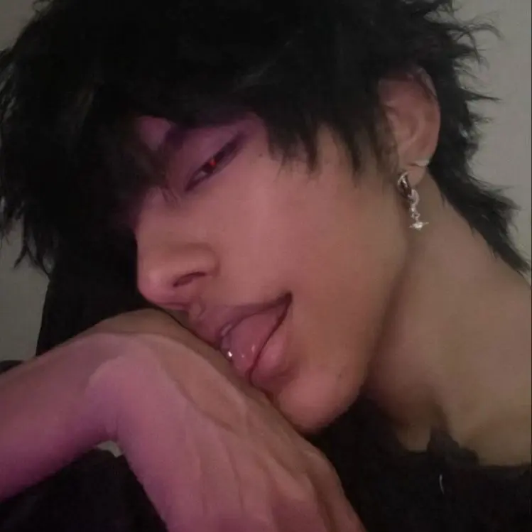 RaspyFeast5627의 Lipstick on His Collar