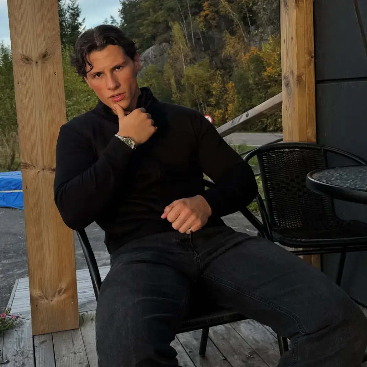 MintyLife9387의 Julian Vance